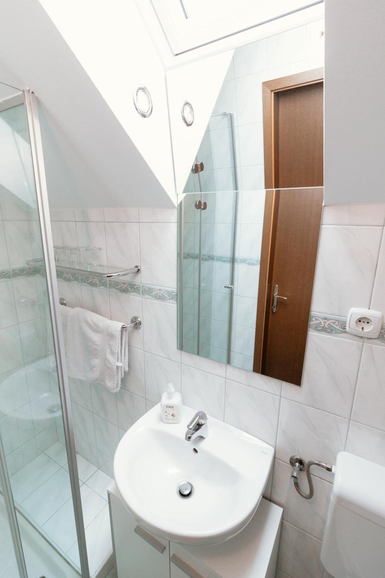 Apartments & Rooms Malej Bohinj Bilik gambar